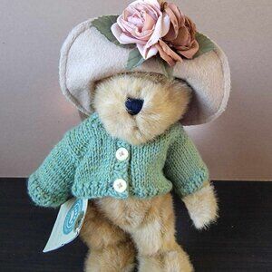 Boyd's Bear / Mrs. Trumbull / Plush Bear / Golden Brown